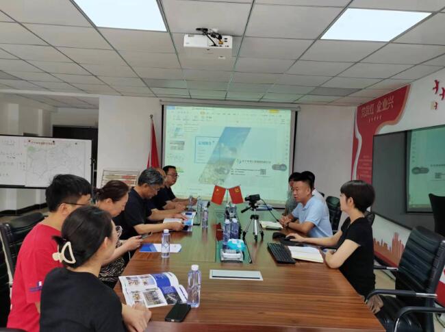 遼寧省測繪地理信息學(xué)會(huì)理事長楊國范、秘書長高振東一行到公司參觀指導(dǎo)